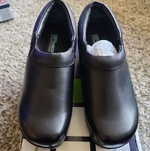 Woman work shoe slip resistant kitchen shoes